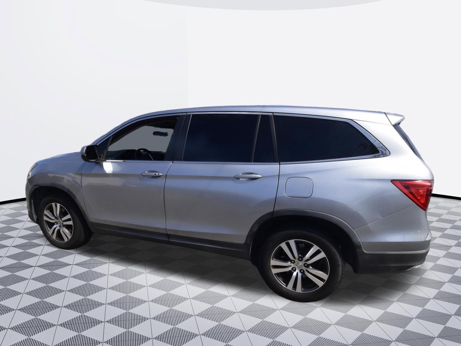 Used 2016 Honda Pilot EX image 3