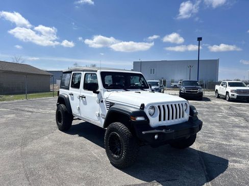 Used 2018 Jeep Wrangler Unlimited Sport AWD/4WD image 3