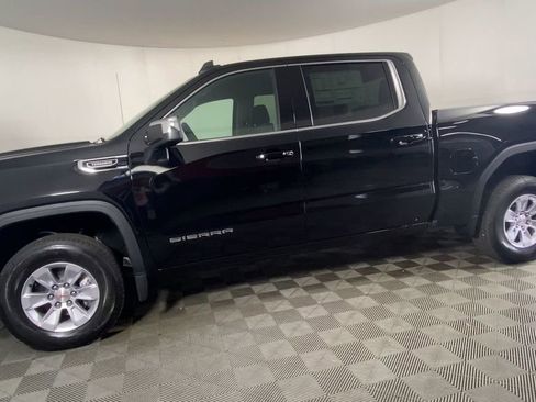 New 2026 GMC Sierra 1500 SLE image 6
