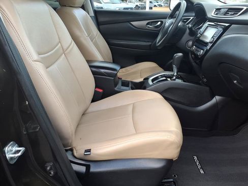 Used 2014 Nissan Rogue SV w/ SV Premium Package image 11