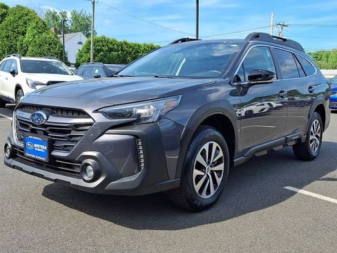 Used 2024 Subaru Outback Premium AWD/4WD image 3