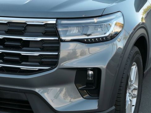 Used 2025 Ford Explorer Active w/ Active Comfort Package image 10