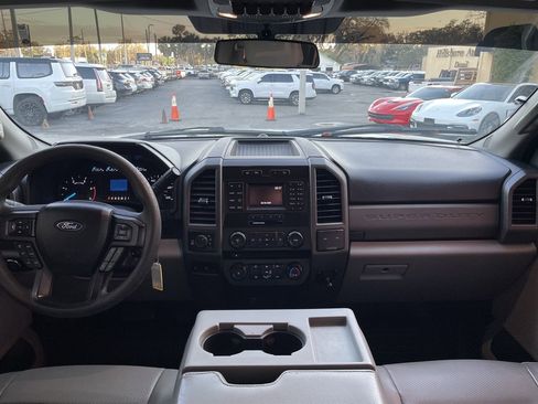 Used 2017 Ford F250 XL w/ Power Equipment Group image 5