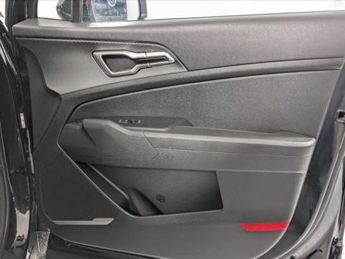 Used 2024 Kia Sportage LX image 22