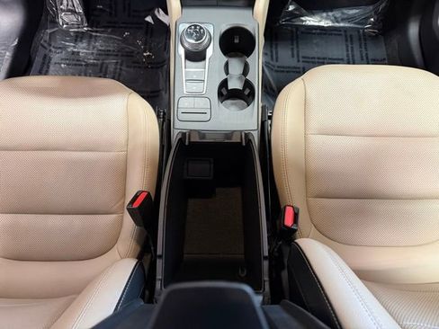 Used 2022 Ford Escape SEL image 36