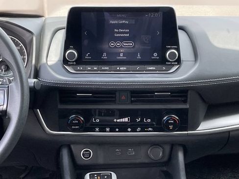 Used 2023 Nissan Rogue SV FWD image 16