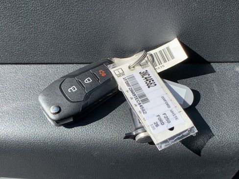 New 2026 Ford F250 XL w/ XL Chrome Package image 24