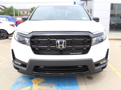 Used 2025 Honda Ridgeline Black Edition image 8