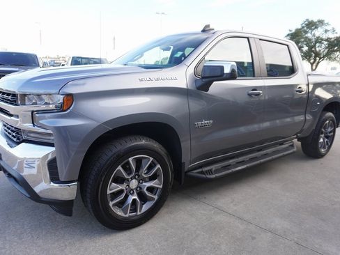 Used 2019 Chevrolet Silverado 1500 LT w/ Texas Edition image 3