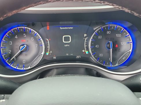New 2026 Chrysler Pacifica Select AWD/4WD image 15