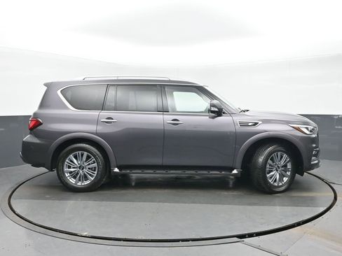 Used 2024 INFINITI QX80 Luxe image 2