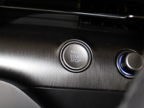 Used 2025 Hyundai Kona SEL image 25