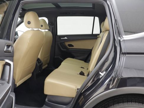 Used 2023 Volkswagen Tiguan SE w/ Panoramic Sunroof Package AWD/4WD image 13