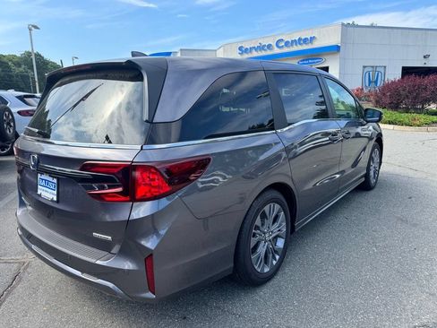 New 2026 Honda Odyssey Touring image 6