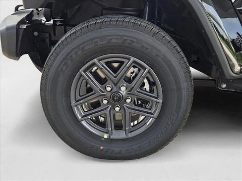 New 2025 Jeep Gladiator Sport image 10