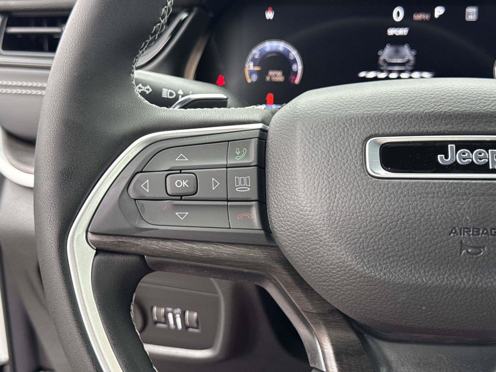 New 2027 Jeep Grand Cherokee Limited AWD/4WD image 18