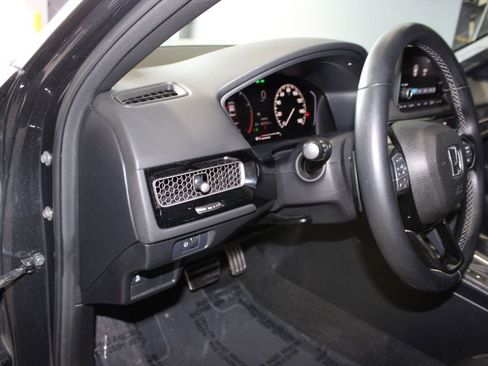 Used 2025 Honda Civic Sport image 13