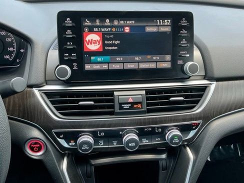 Used 2018 Honda Accord EX image 24
