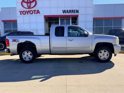 Used 2011 Chevrolet Silverado 1500 LT w/ All-Star Edition AWD/4WD image 3