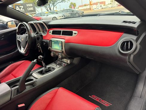 Used 2015 Chevrolet Camaro SS w/ Commemorative Special Edition RWD image 33
