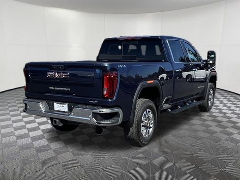 Used 2022 GMC Sierra 2500 SLT w/ SLT Preferred Package AWD/4WD image 6