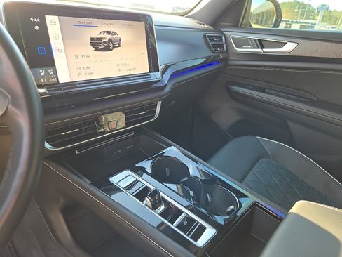 Used 2024 Volkswagen Atlas Cross Sport SEL Premium R-Line image 25