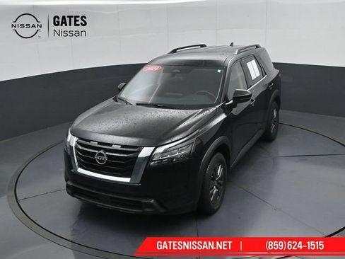 Used 2024 Nissan Pathfinder SV AWD/4WD image 49