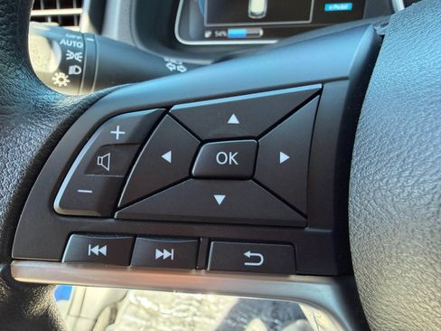Used 2025 Nissan Leaf S FWD image 15