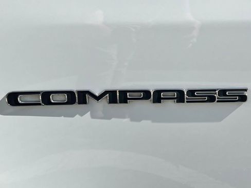 Used 2024 Jeep Compass Limited image 14