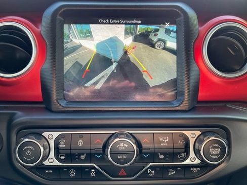Used 2018 Jeep Wrangler Unlimited Rubicon w/ Dual Top Group AWD/4WD image 20