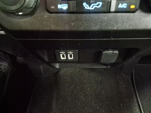 Used 2019 Ford F150 XLT w/ Equipment Group 302A Luxury image 29