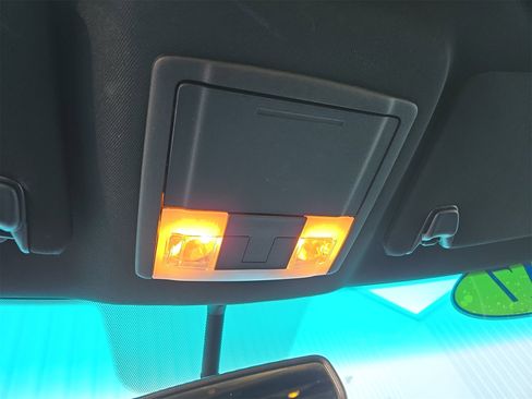 Used 2017 Ford Explorer XLT w/ Equipment Group 202A image 26