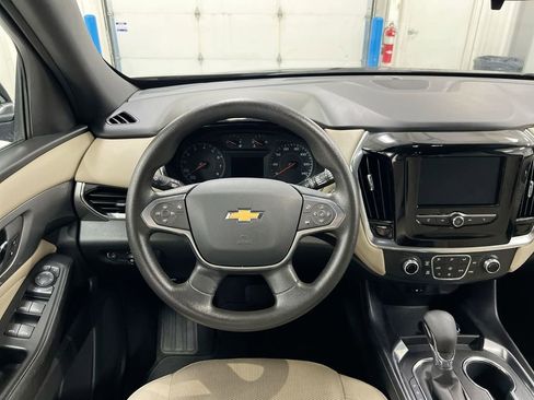Used 2023 Chevrolet Traverse LS FWD image 11