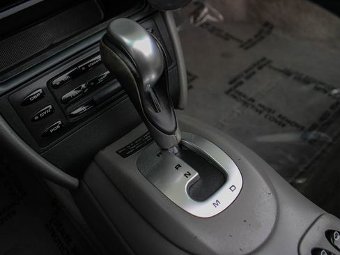 Used 2001 Porsche 911 Cabriolet image 33