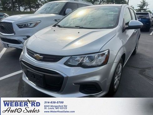 Used 2020 Chevrolet Sonic LT FWD image 1