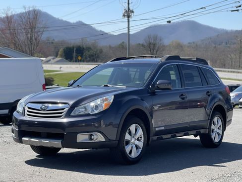 Used 2011 Subaru Outback 2.5i Limited image 7