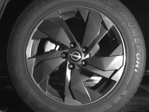 Used 2025 Nissan Rogue SV AWD/4WD image 12