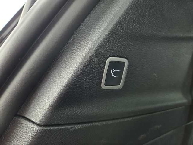 Used 2026 Chrysler Pacifica Select FWD image 40