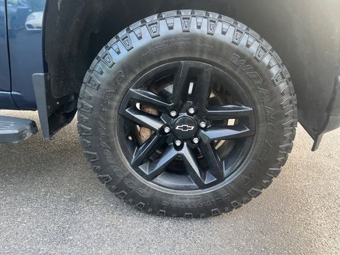 Used 2020 Chevrolet Silverado 1500 Custom Trail Boss w/ Custom Convenience Package AWD/4WD image 40