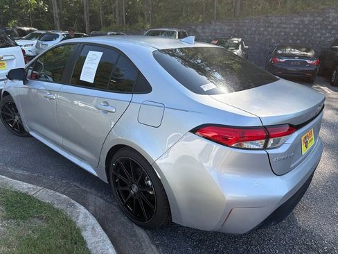 Used 2025 Toyota Corolla LE w/ Convenience Package FWD image 2