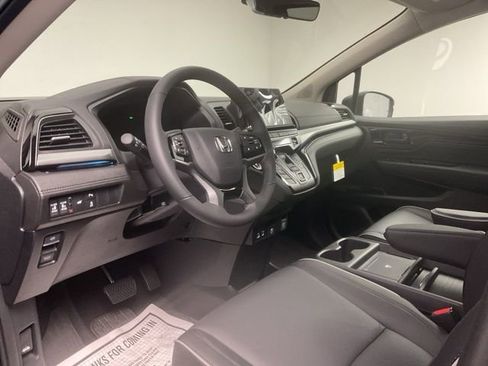 New 2026 Honda Odyssey Touring image 11