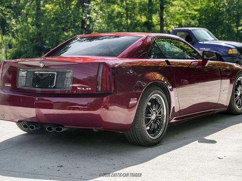 Used 2006 Cadillac XLR RWD image 18