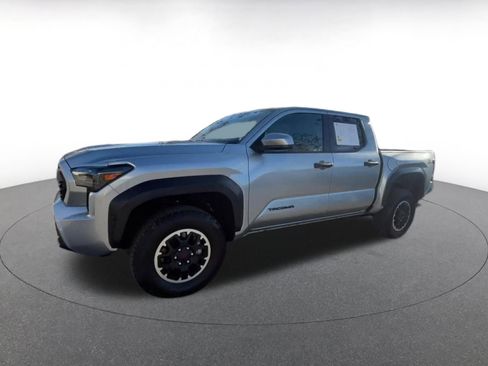 Used 2025 Toyota Tacoma TRD Off-Road image 8