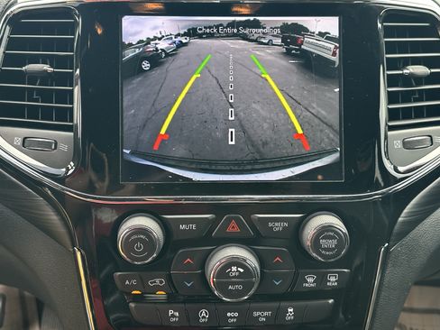 Used 2020 Jeep Grand Cherokee Altitude AWD/4WD image 31