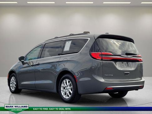 Used 2022 Chrysler Pacifica Touring-L FWD image 6