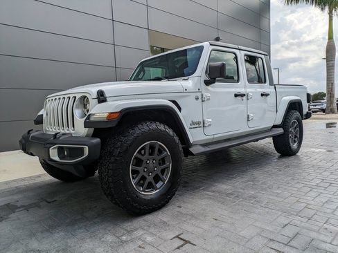Used 2020 Jeep Gladiator Overland AWD/4WD image 1