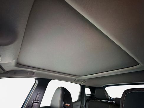 Certified 2026 Nissan Kicks SR w/ SR Premium Package FWD image 14