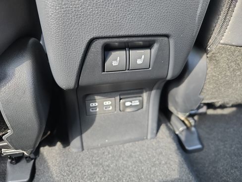 Used 2025 Toyota Prius Plug-In Hybrid image 14