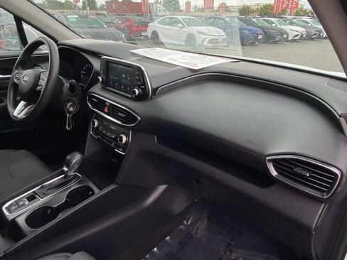 Used 2020 Hyundai Santa Fe SE FWD image 17