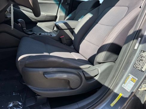 Used 2019 Hyundai Tucson SE AWD/4WD image 6